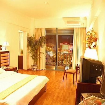 Green Bamboo Hotel Гуйлинь Экстерьер фото