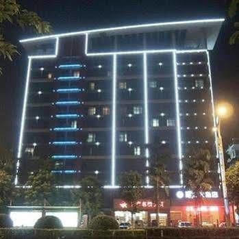 Green Bamboo Hotel Гуйлинь Экстерьер фото
